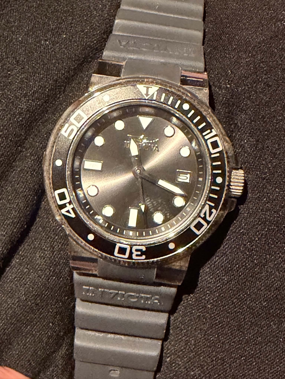 Invicta Unisex Black and Silver Dive Watch